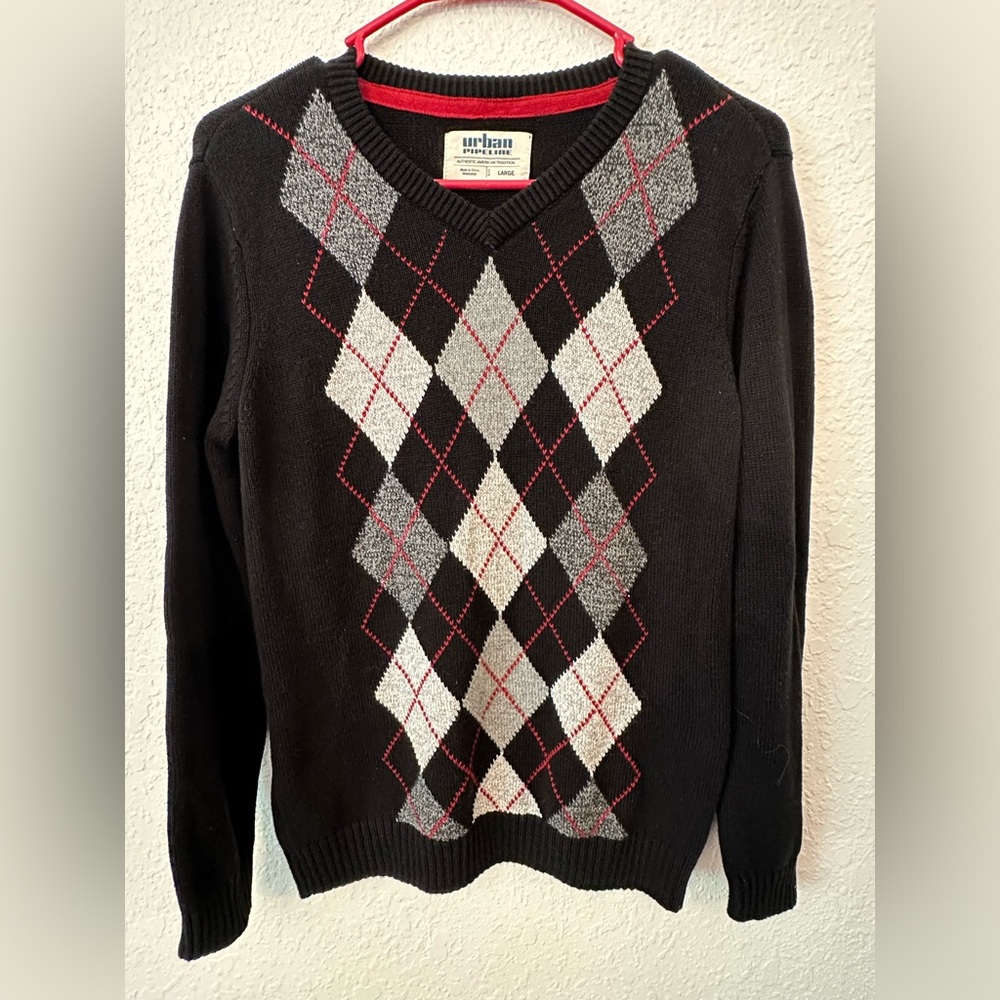 Boy’s Large Urban Pipeline argyle sweater. Brand new never worn no tags.